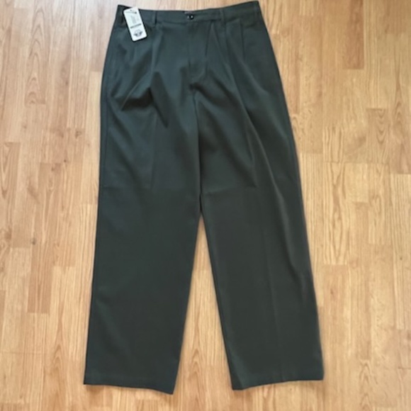 NWT Levi Dockers Womens Hunter Green Khaki Pants High Wide Pleated 14/32 - Picture 2 of 11